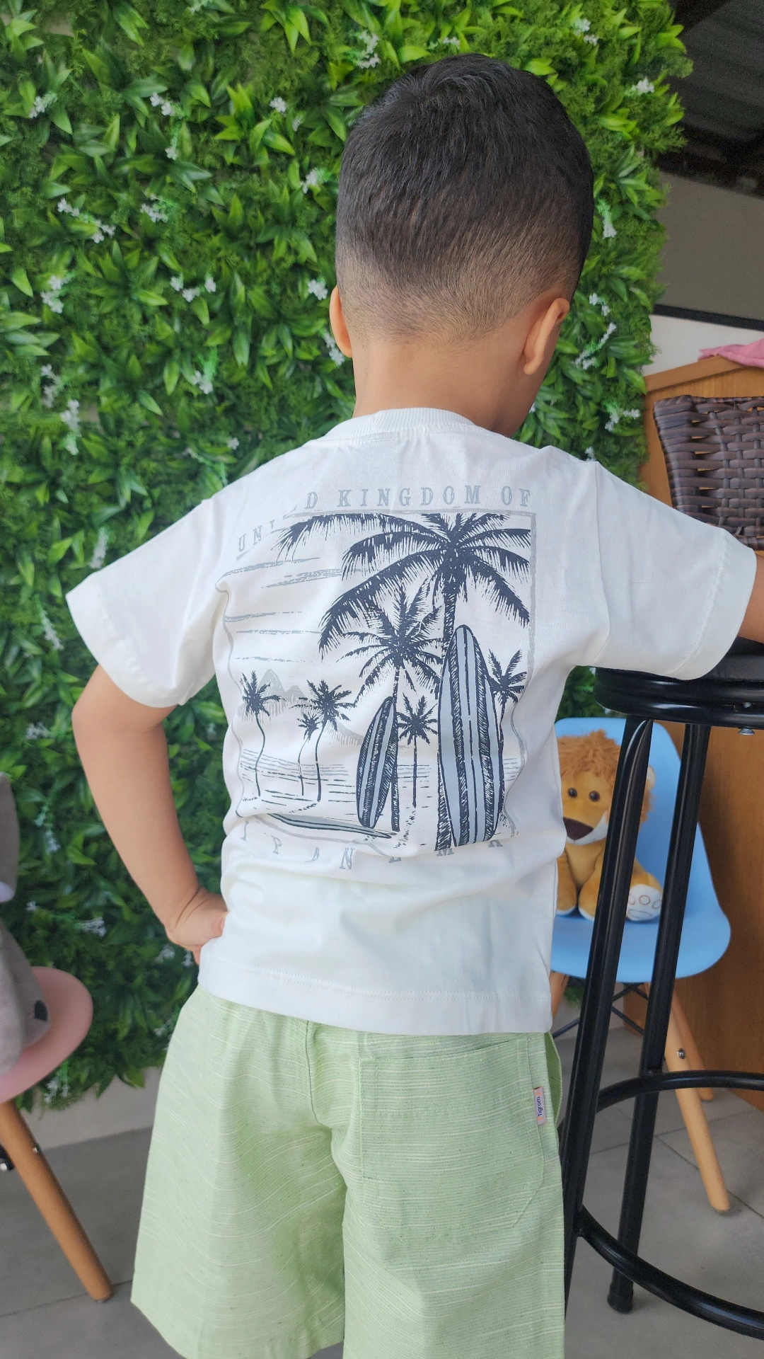 Camisas malha com estampa nas costas